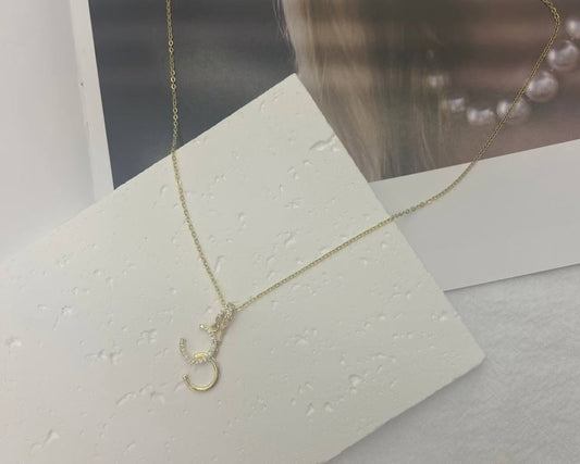 Moonlit Glow Crescent Necklace (Gold)