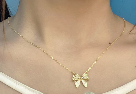 Golden Bow Elegance Necklace
