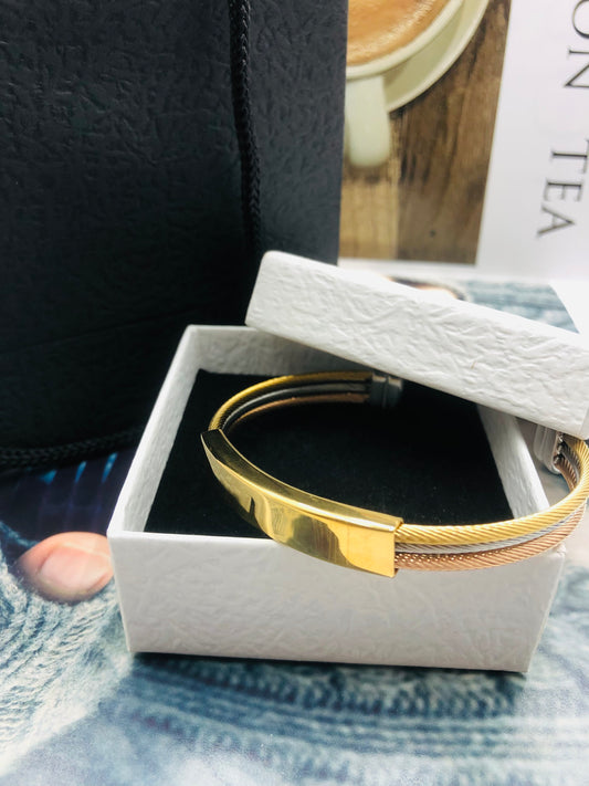 Timeless Glow Golden Bracelet â¨