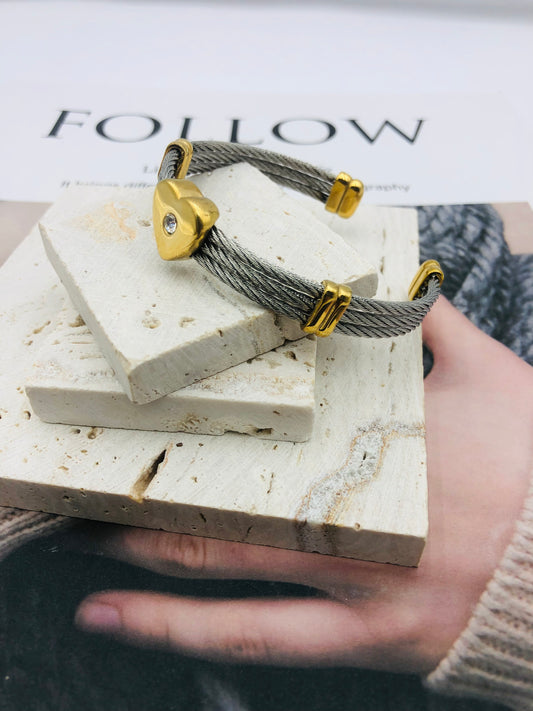 Gentle Pulse Heartbeat Charm Bracelet â¨