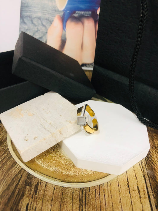 Aura Glow Geometric Ring â¨