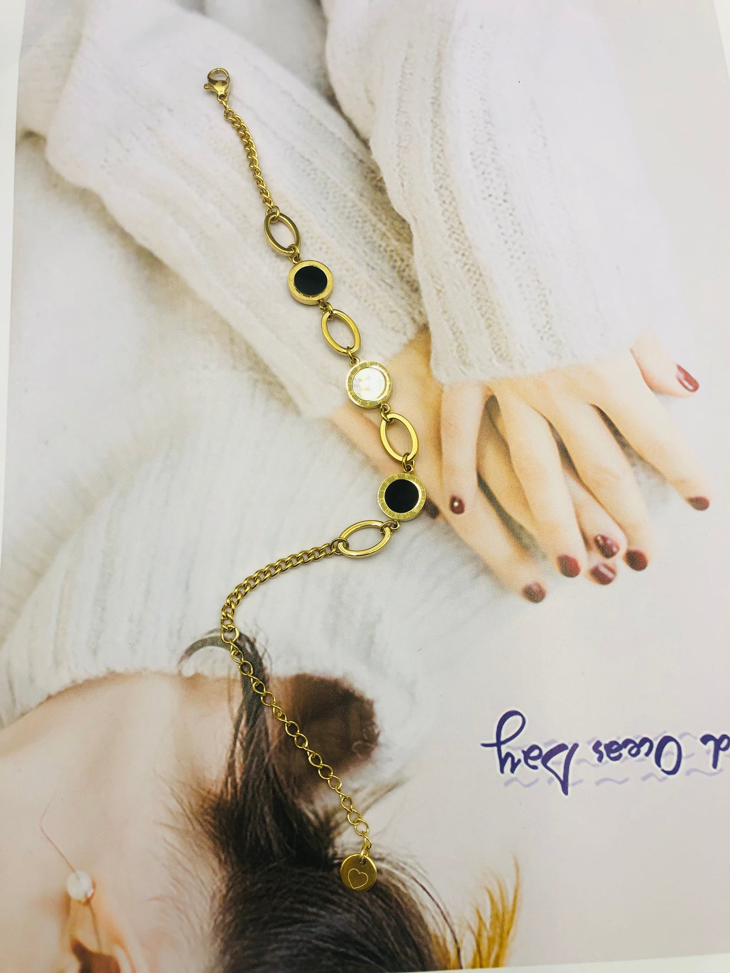 "Luxe Pearl & Onyx Link Bracelet ✨🖤