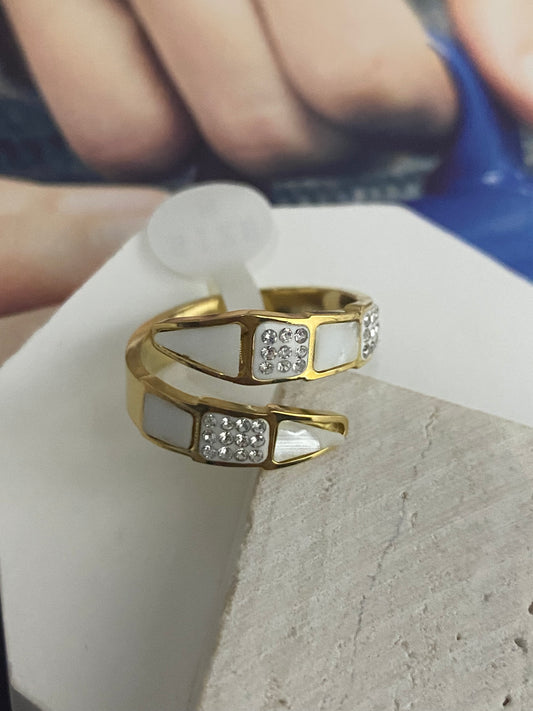 Eternal Sparkle Gold Ring ✨💍