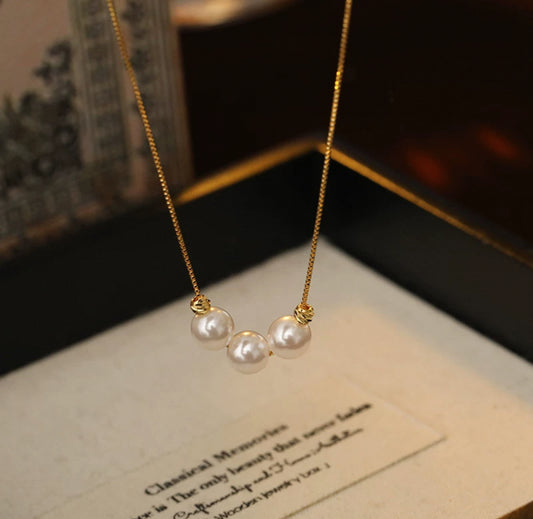 Triple Pearl Radiance Necklace â¨đ¤