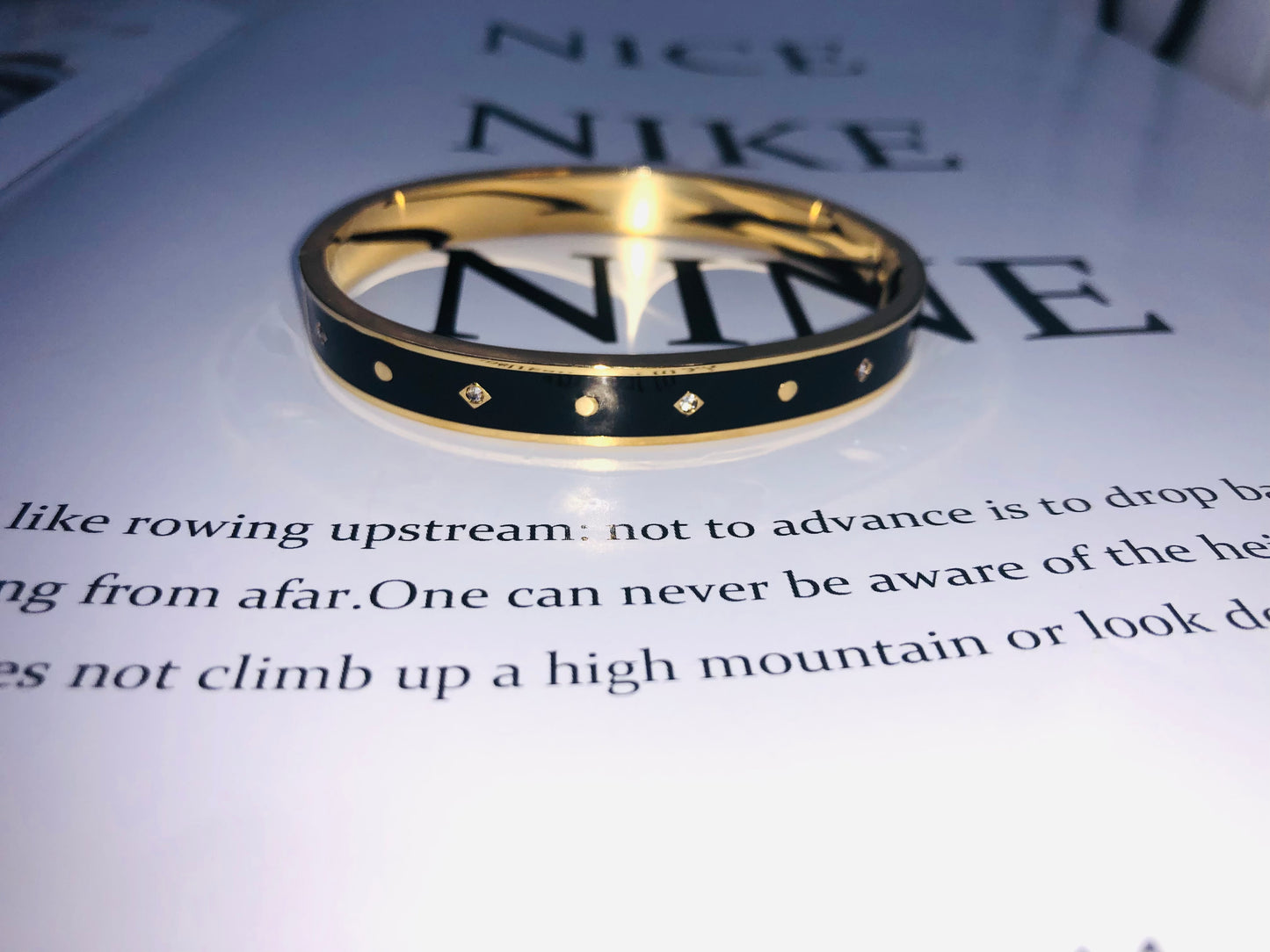 Eternal Noir Chic Bangle ✨◾️🟡