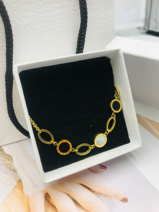 "Luxe Pearl & Onyx Link Bracelet ✨🖤