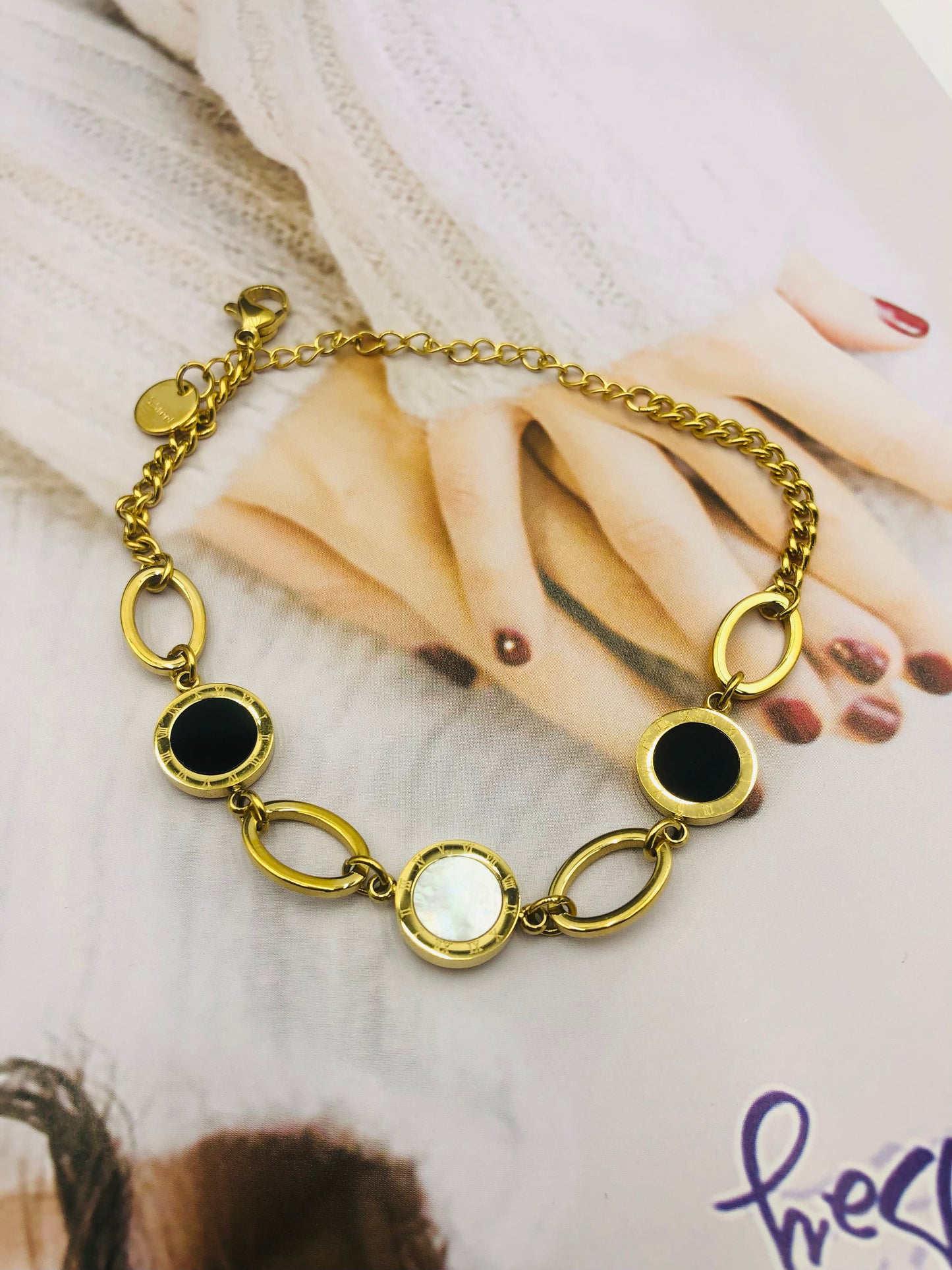 "Luxe Pearl & Onyx Link Bracelet ✨🖤